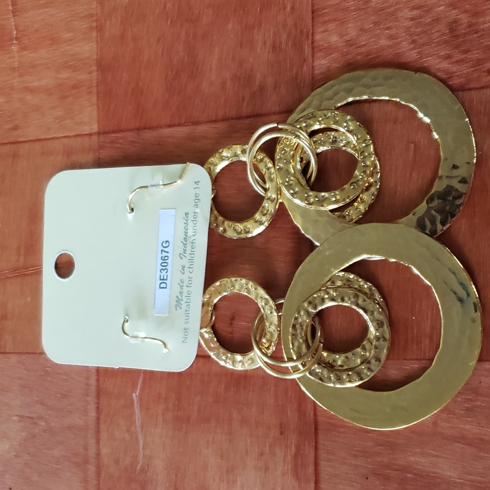 Natural Golden Circles Earrings - Picture 3 of 4